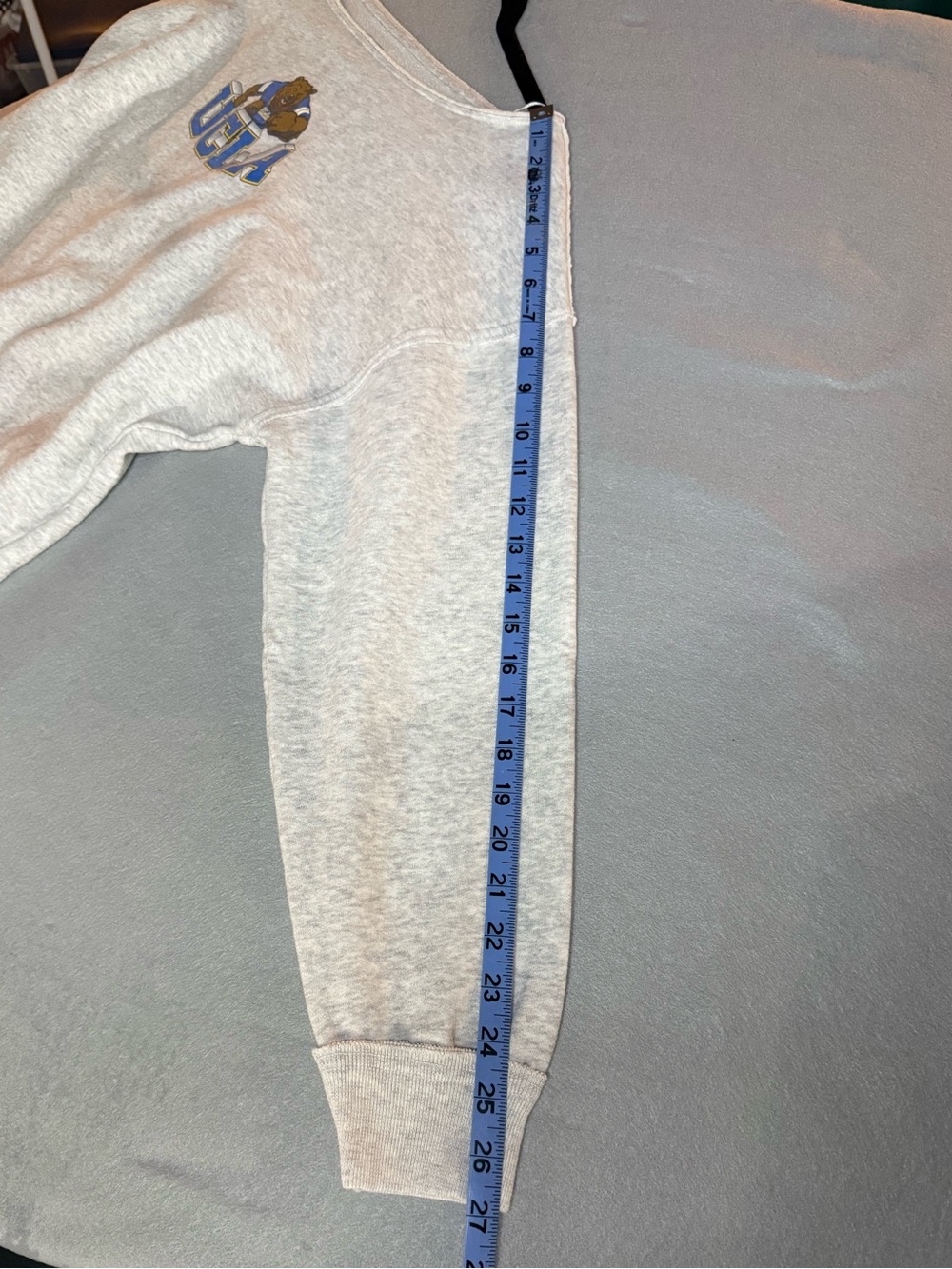 Woman’s Hollister Off-the-Shoulder UCLA Pullover in Light Gray Size Small - Picture 9 of 9
